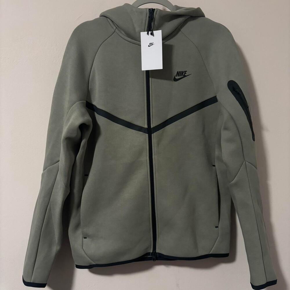 Nike tech fleece zip up